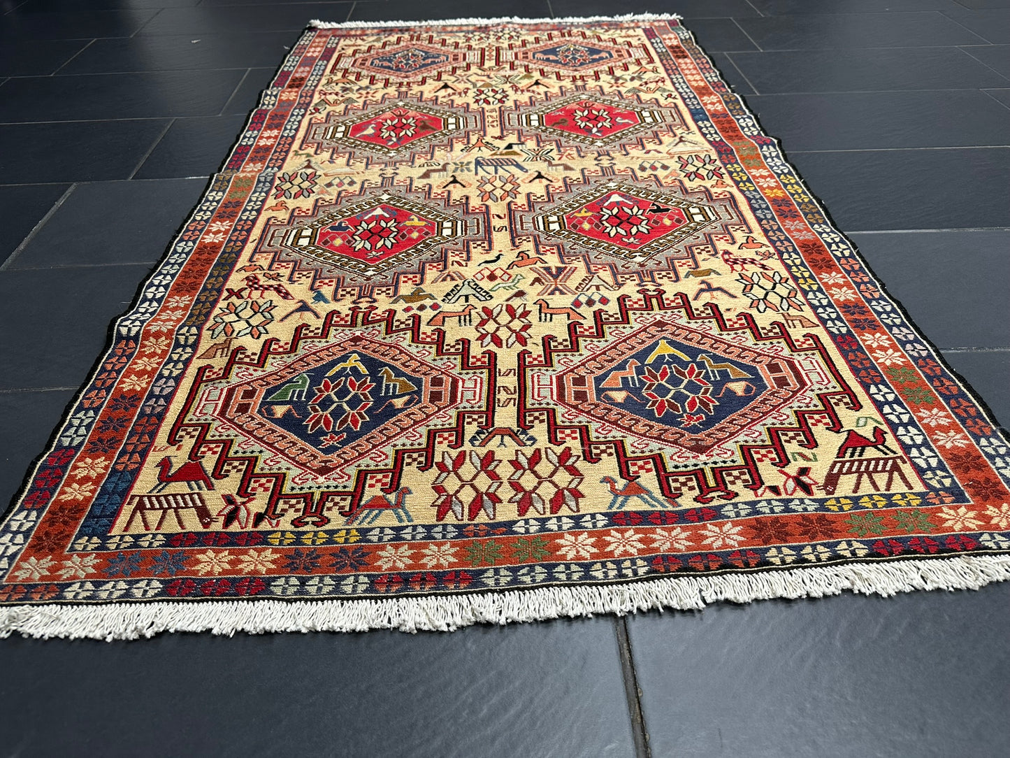 Handgeknüpfter Perser Teppich – Kazak Sumack Art Deco Naturfarben 186x113cm