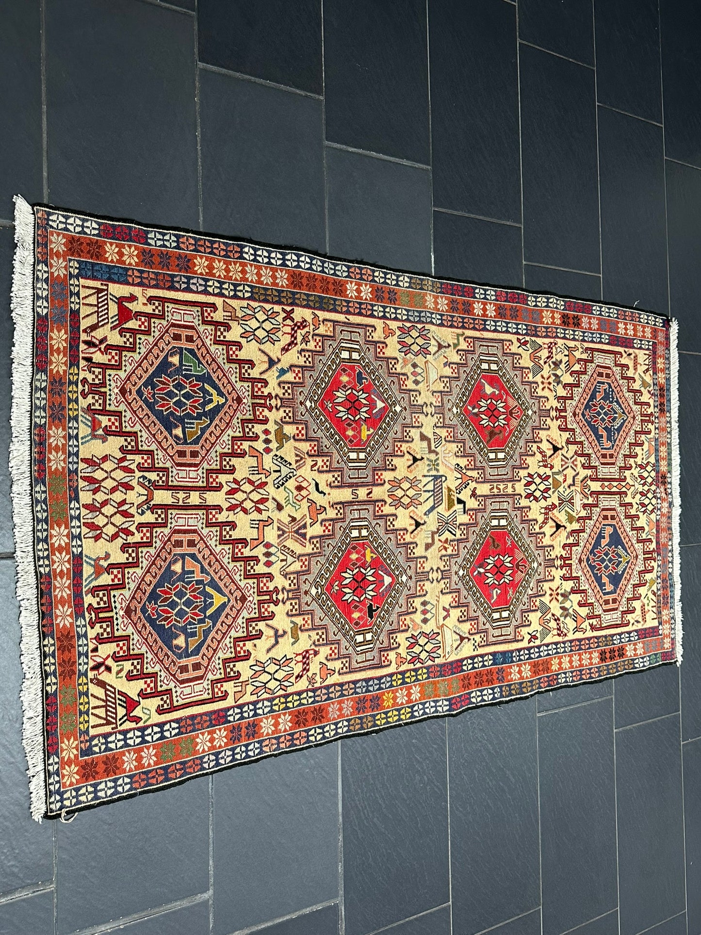 Handgeknüpfter Perser Teppich – Kazak Sumack Art Deco Naturfarben 186x113cm