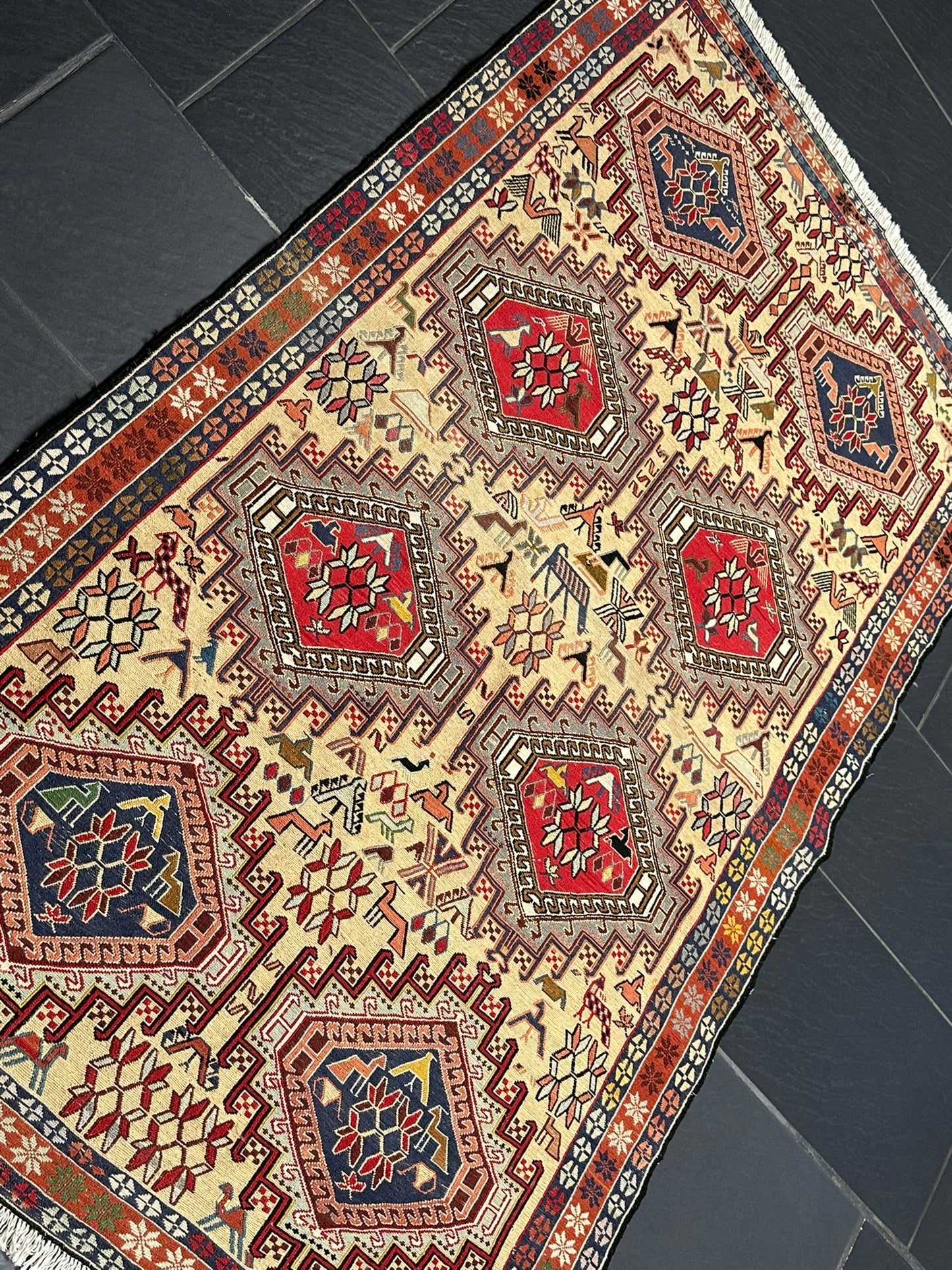 Handgeknüpfter Perser Teppich – Kazak Sumack Art Deco Naturfarben 186x113cm
