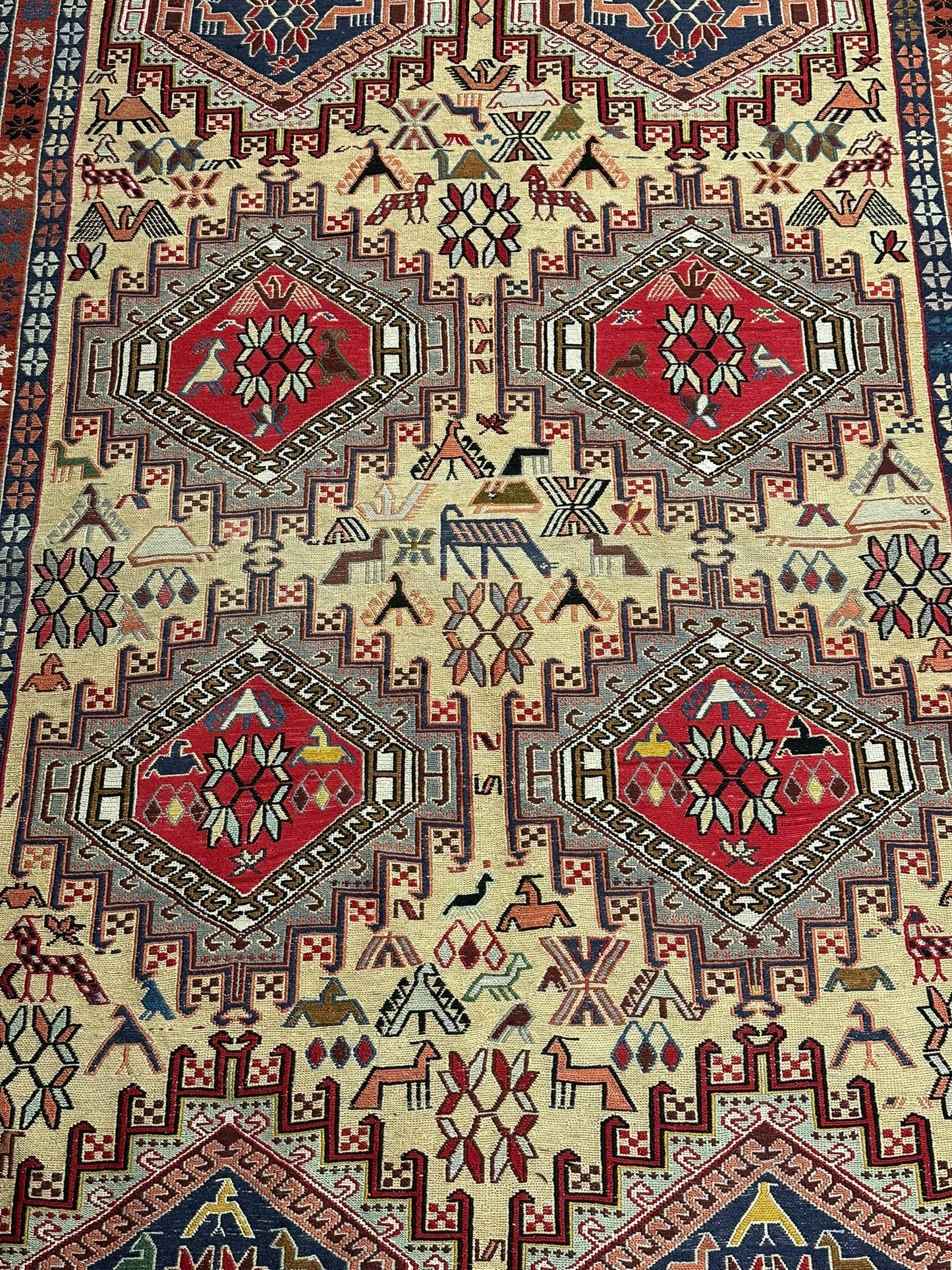 Handgeknüpfter Perser Teppich – Kazak Sumack Art Deco Naturfarben 186x113cm