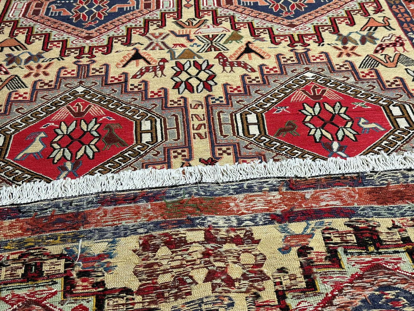 Handgeknüpfter Perser Teppich – Kazak Sumack Art Deco Naturfarben 186x113cm