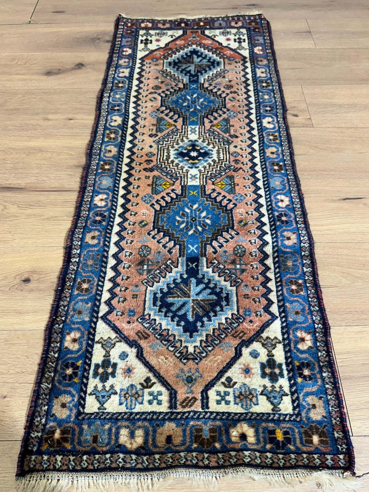 Orientteppich handgeknüpft Gaschgai Wolle 140x55 cm