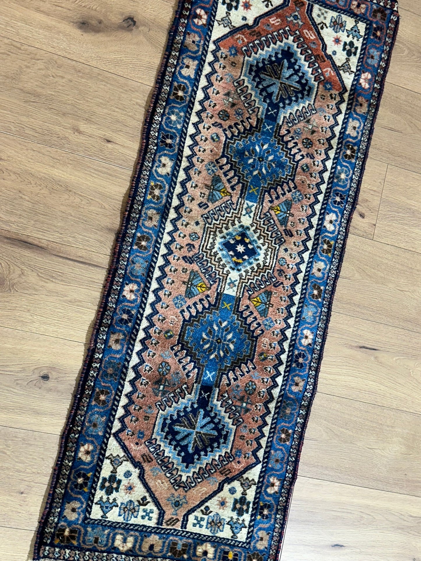 Orientteppich handgeknüpft Gaschgai Wolle 140x55 cm