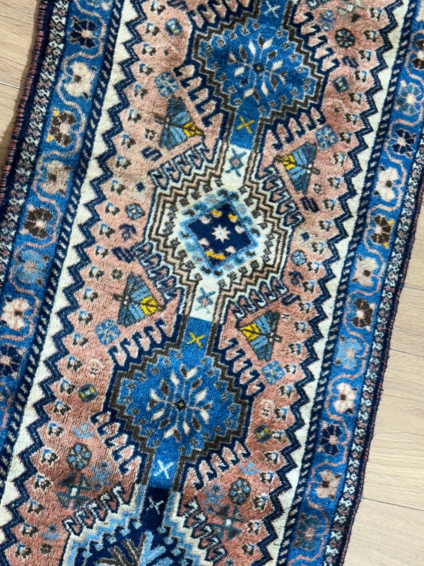 Orientteppich handgeknüpft Gaschgai Wolle 140x55 cm