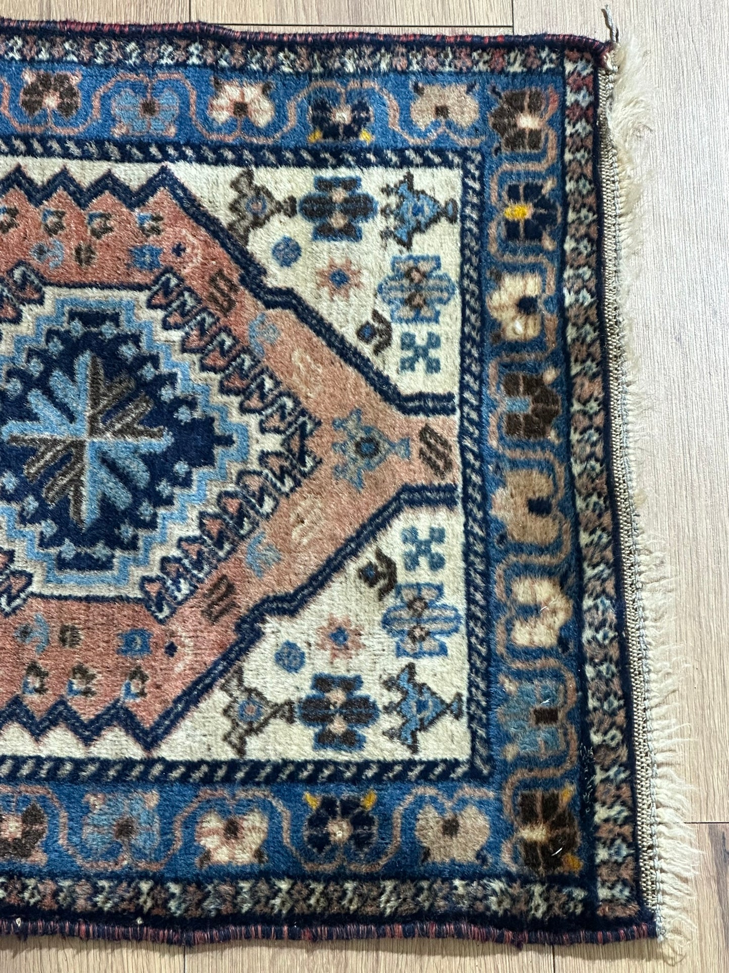 Orientteppich handgeknüpft Gaschgai Wolle 140x55 cm