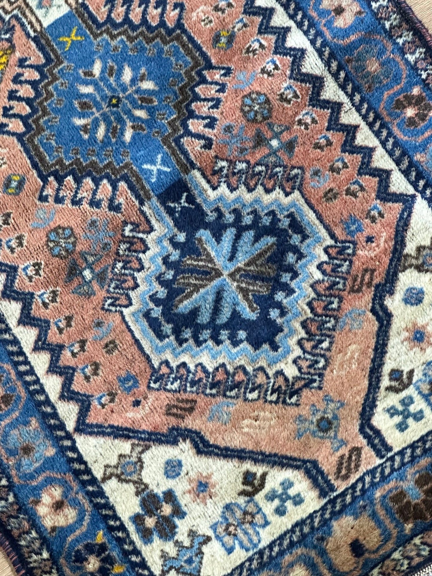 Orientteppich handgeknüpft Gaschgai Wolle 140x55 cm