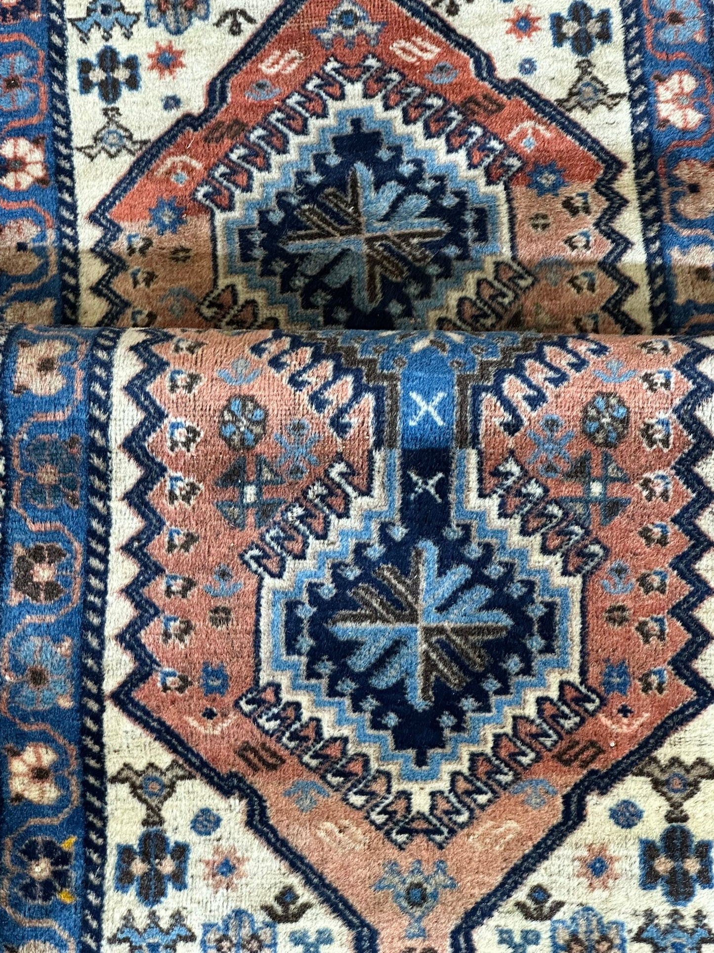Orientteppich handgeknüpft Gaschgai Wolle 140x55 cm