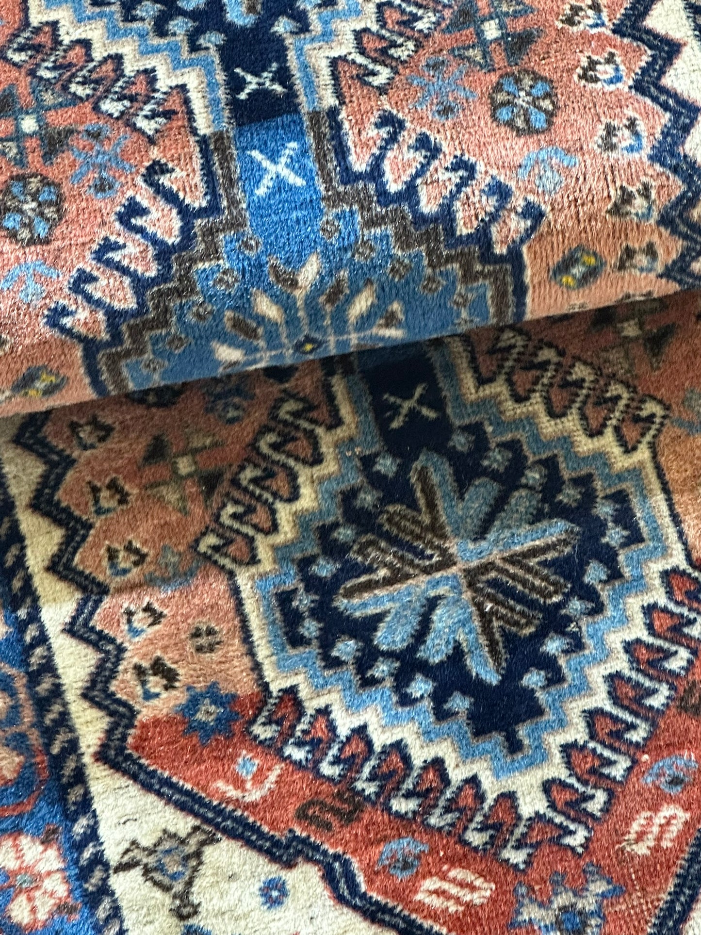 Orientteppich handgeknüpft Gaschgai Wolle 140x55 cm