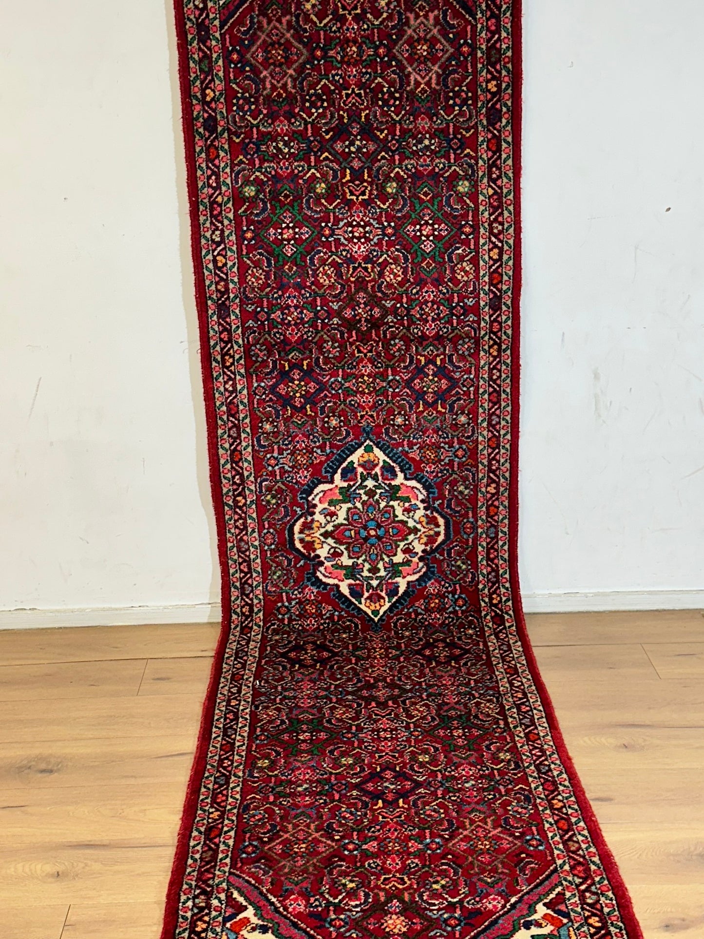 Orientteppich handgeknüpft Hamadan Läufer Wolle 325x85 cm