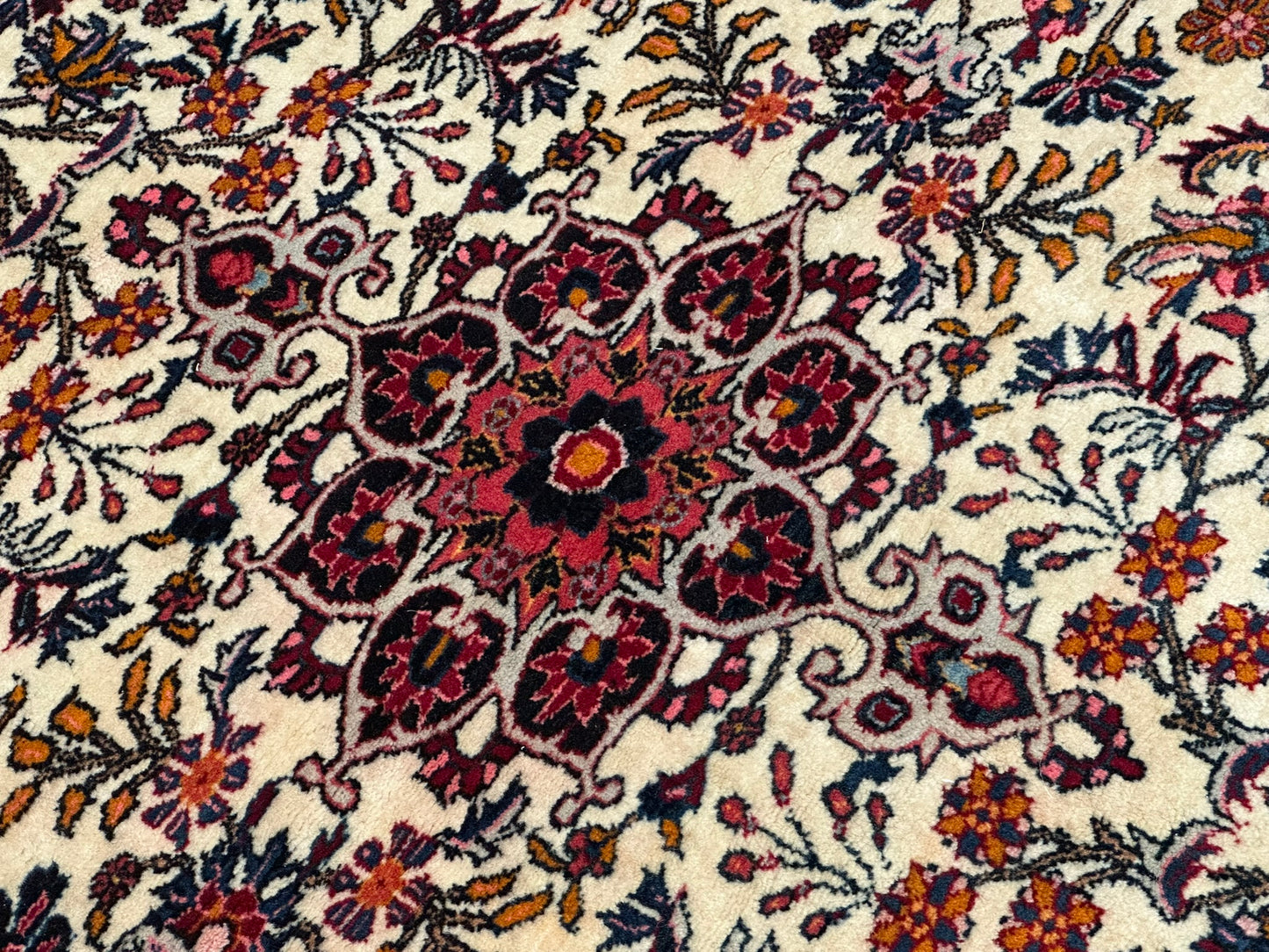 Handgeknüpfter Perser Teppich – Bidjar Rosen Korkwolle NeU 142X107CM