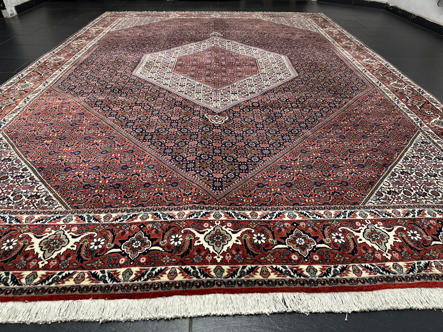 orientteppich handgeknüpft Bidjar Medaillon Korkwolle 348x258 cm