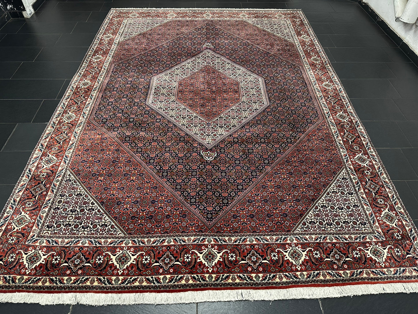 orientteppich handgeknüpft Bidjar Medaillon Korkwolle 348x258 cm