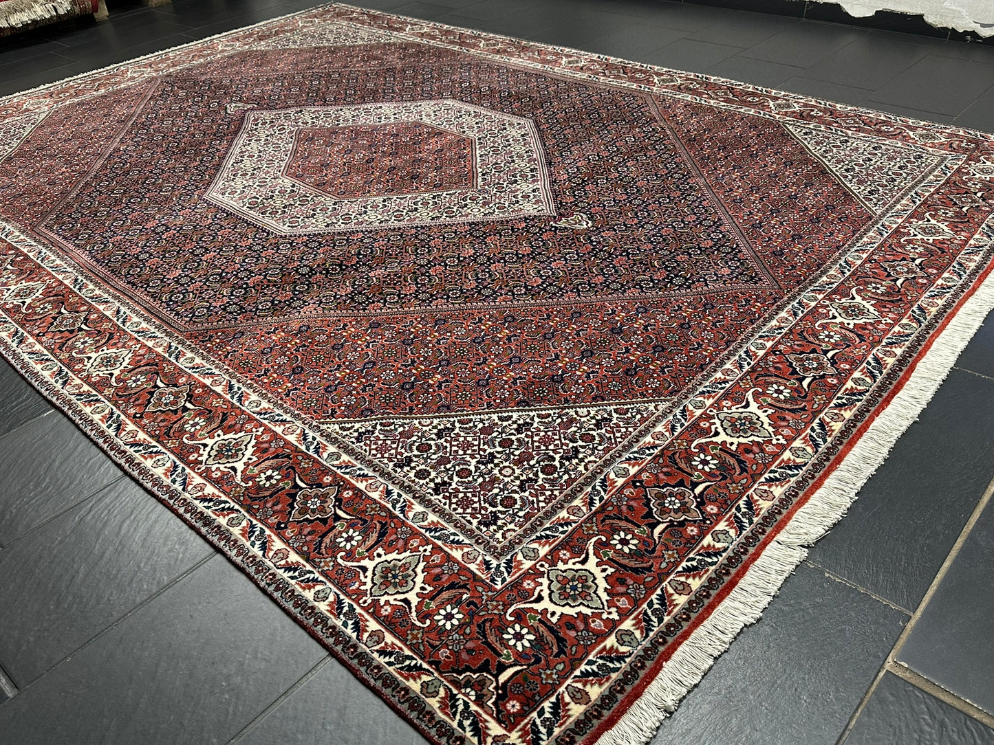 orientteppich handgeknüpft Bidjar Medaillon Korkwolle 348x258 cm
