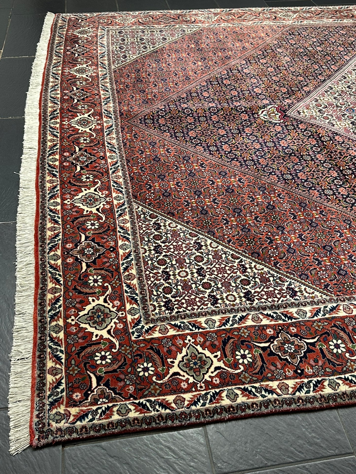 orientteppich handgeknüpft Bidjar Medaillon Korkwolle 348x258 cm