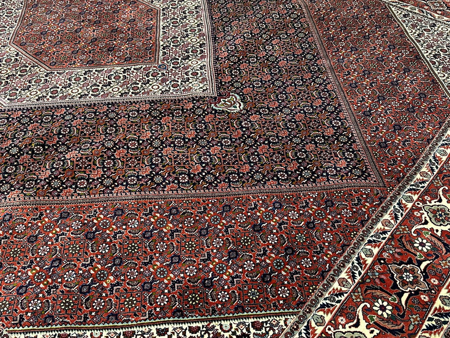 orientteppich handgeknüpft Bidjar Medaillon Korkwolle 348x258 cm