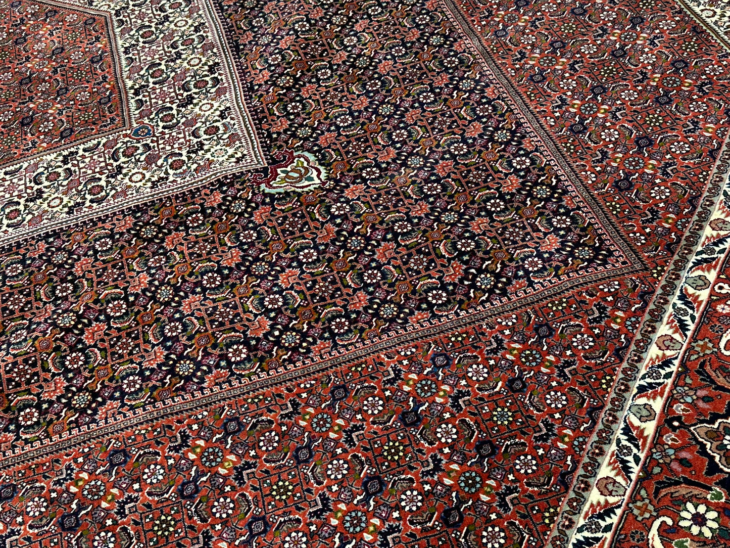 orientteppich handgeknüpft Bidjar Medaillon Korkwolle 348x258 cm