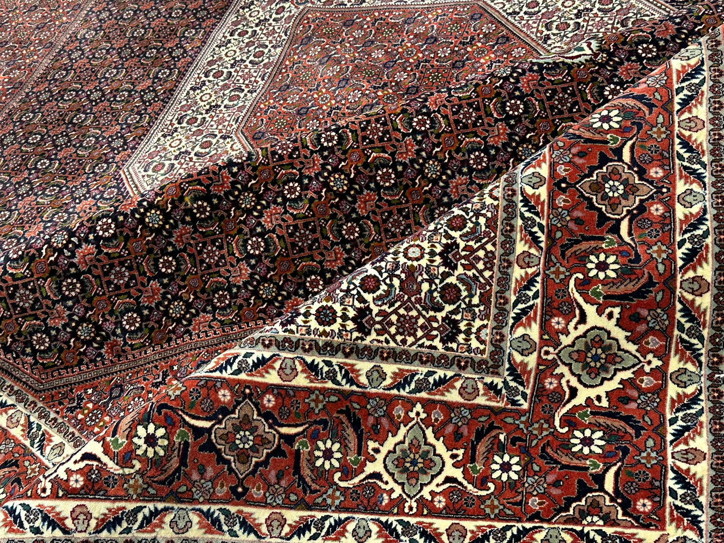 orientteppich handgeknüpft Bidjar Medaillon Korkwolle 348x258 cm