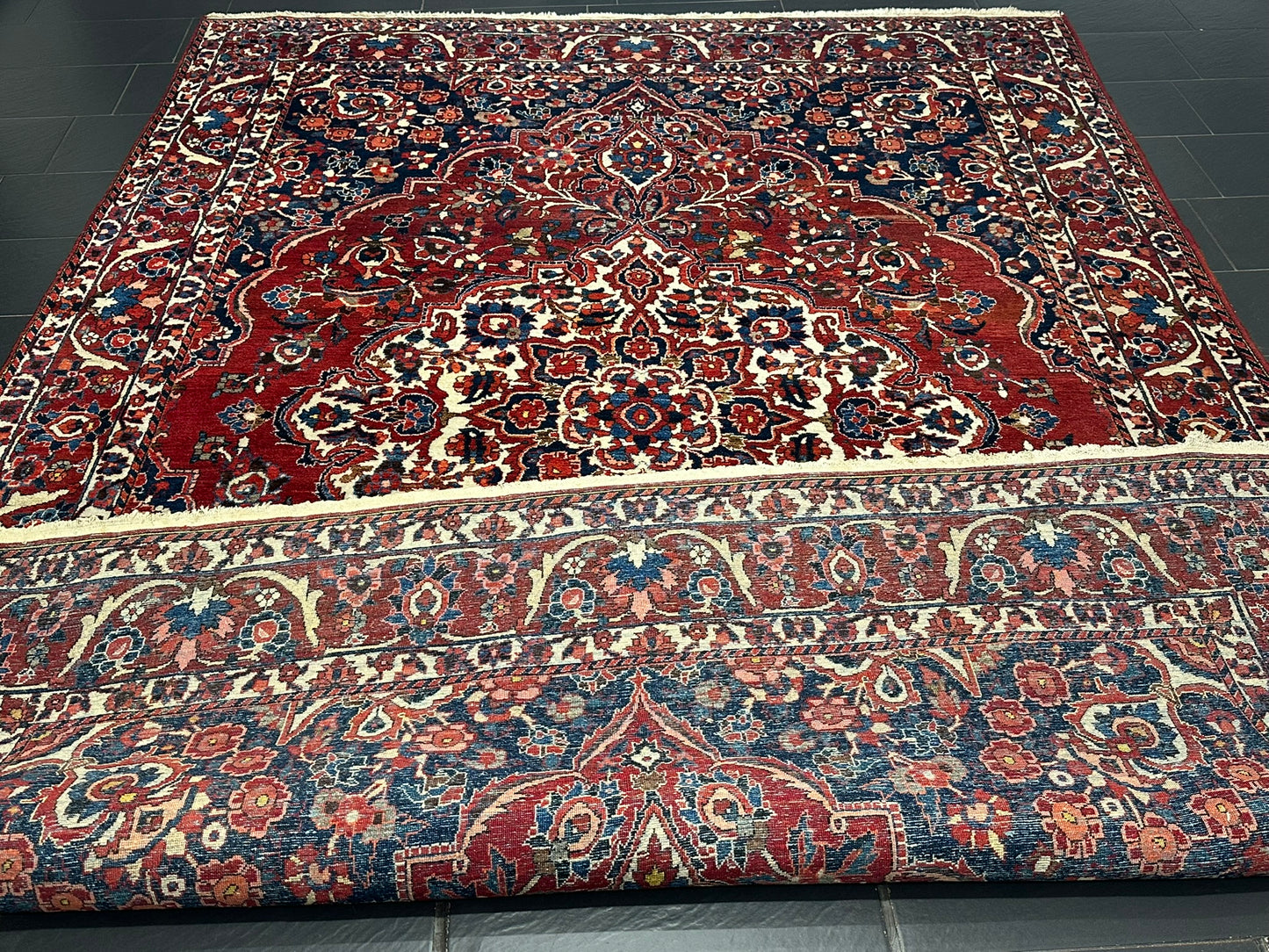 Antik Perserteppich handgeknüpft  Bachtiar naturfarben 380x267 cm