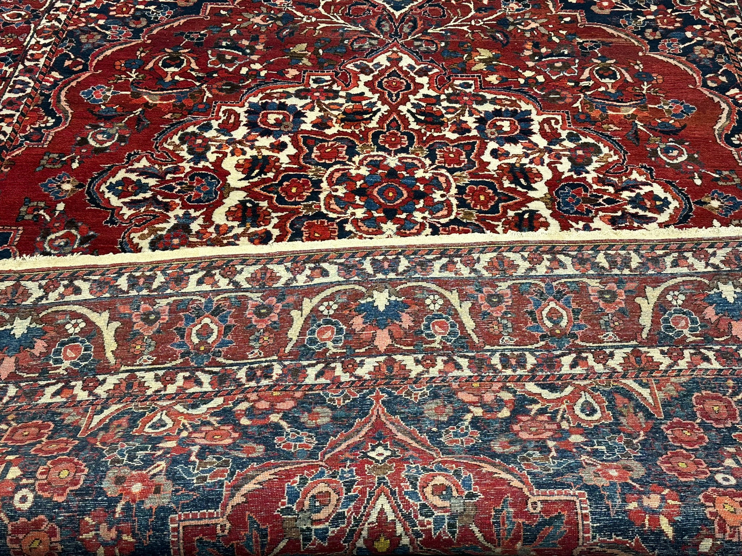 Antik Perserteppich handgeknüpft  Bachtiar naturfarben 380x267 cm