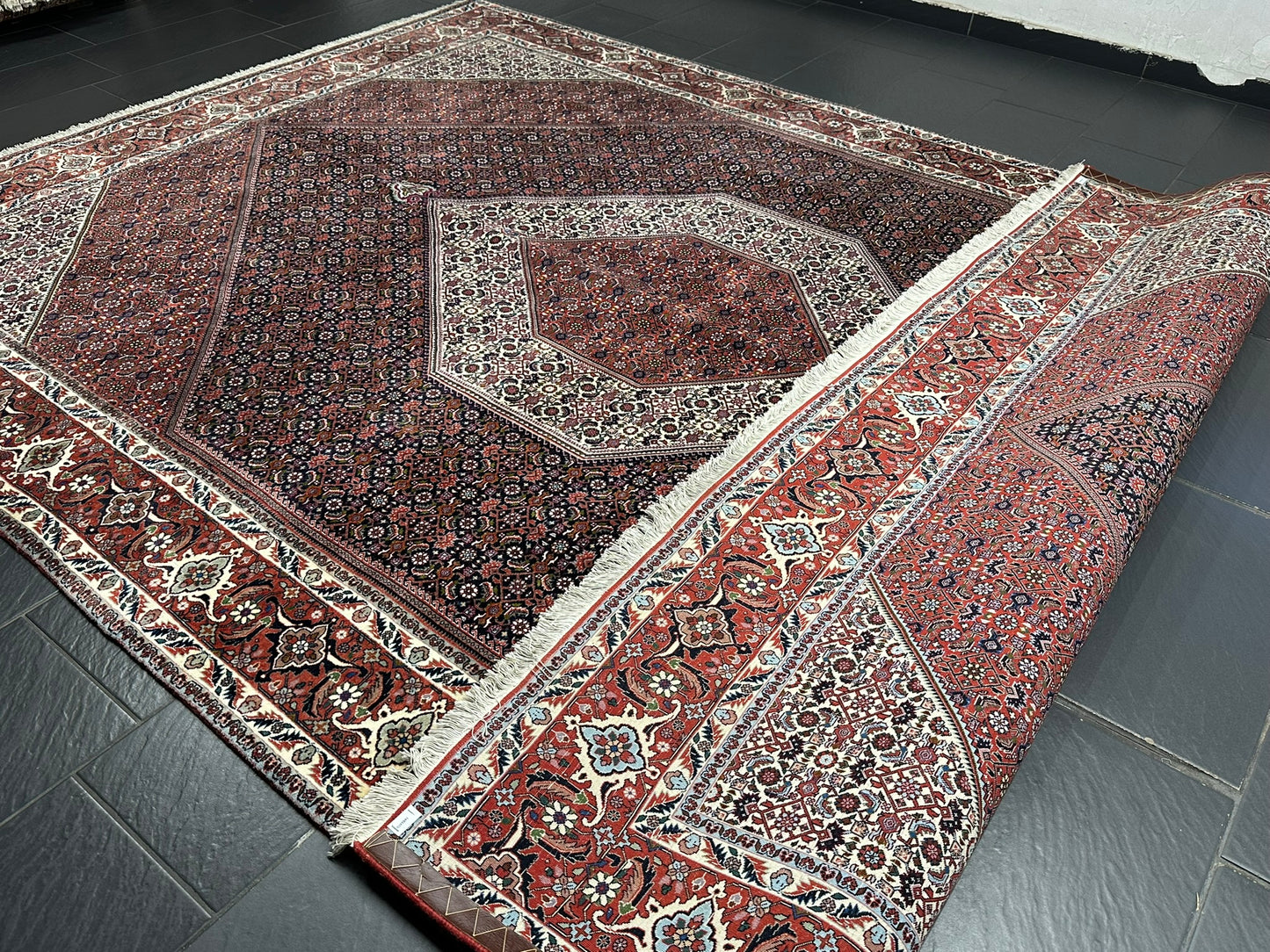orientteppich handgeknüpft Bidjar Medaillon Korkwolle 348x258 cm