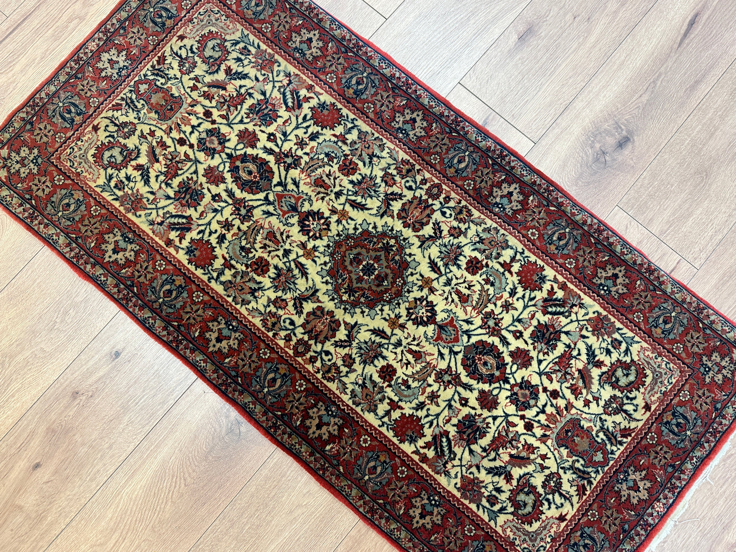 Handgeknüpfter Perser Orientteppich: Eleganter Ispahan 145x70cm