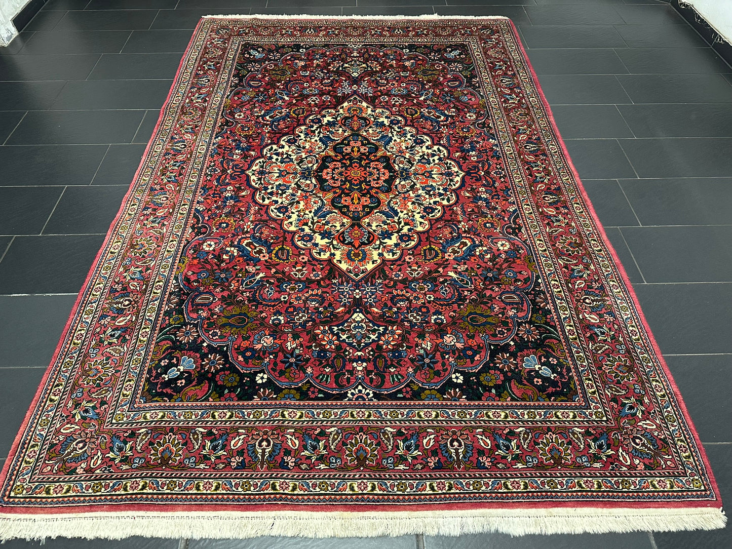 Orientteppich handgeknüpft Bachtiar Naturfarben 308x201 cm