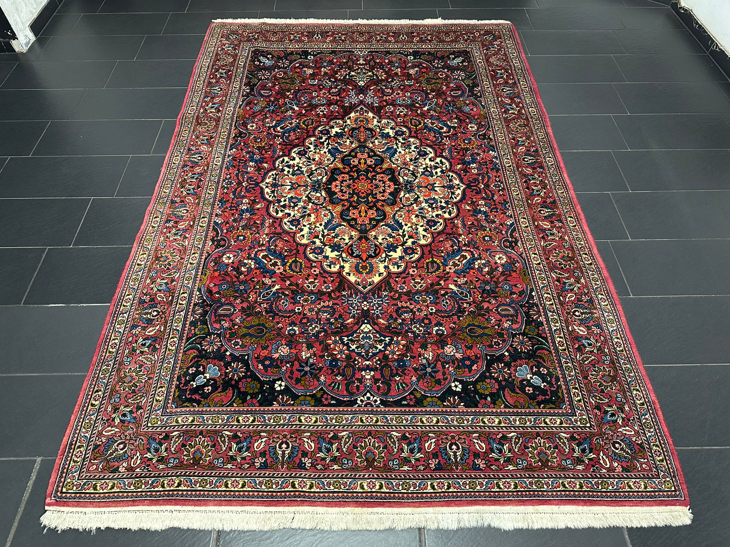 Orientteppich handgeknüpft Bachtiar Naturfarben 308x201 cm