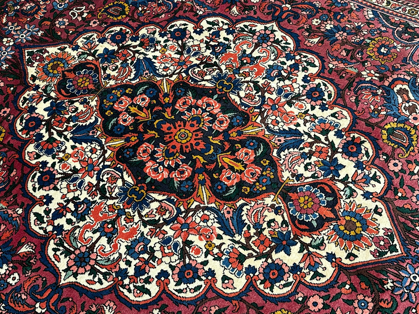Orientteppich handgeknüpft Bachtiar Naturfarben 308x201 cm