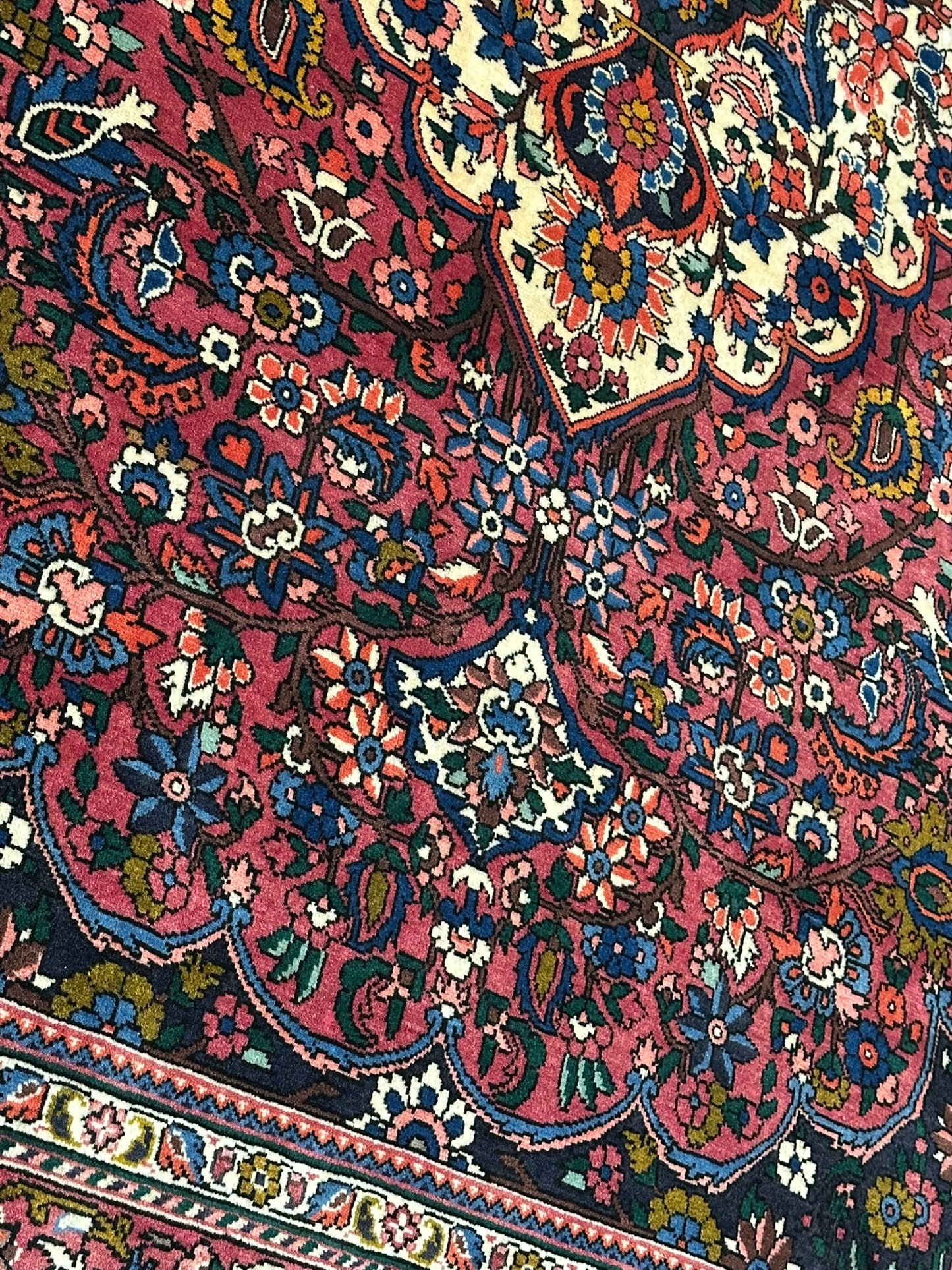 Orientteppich handgeknüpft Bachtiar Naturfarben 308x201 cm