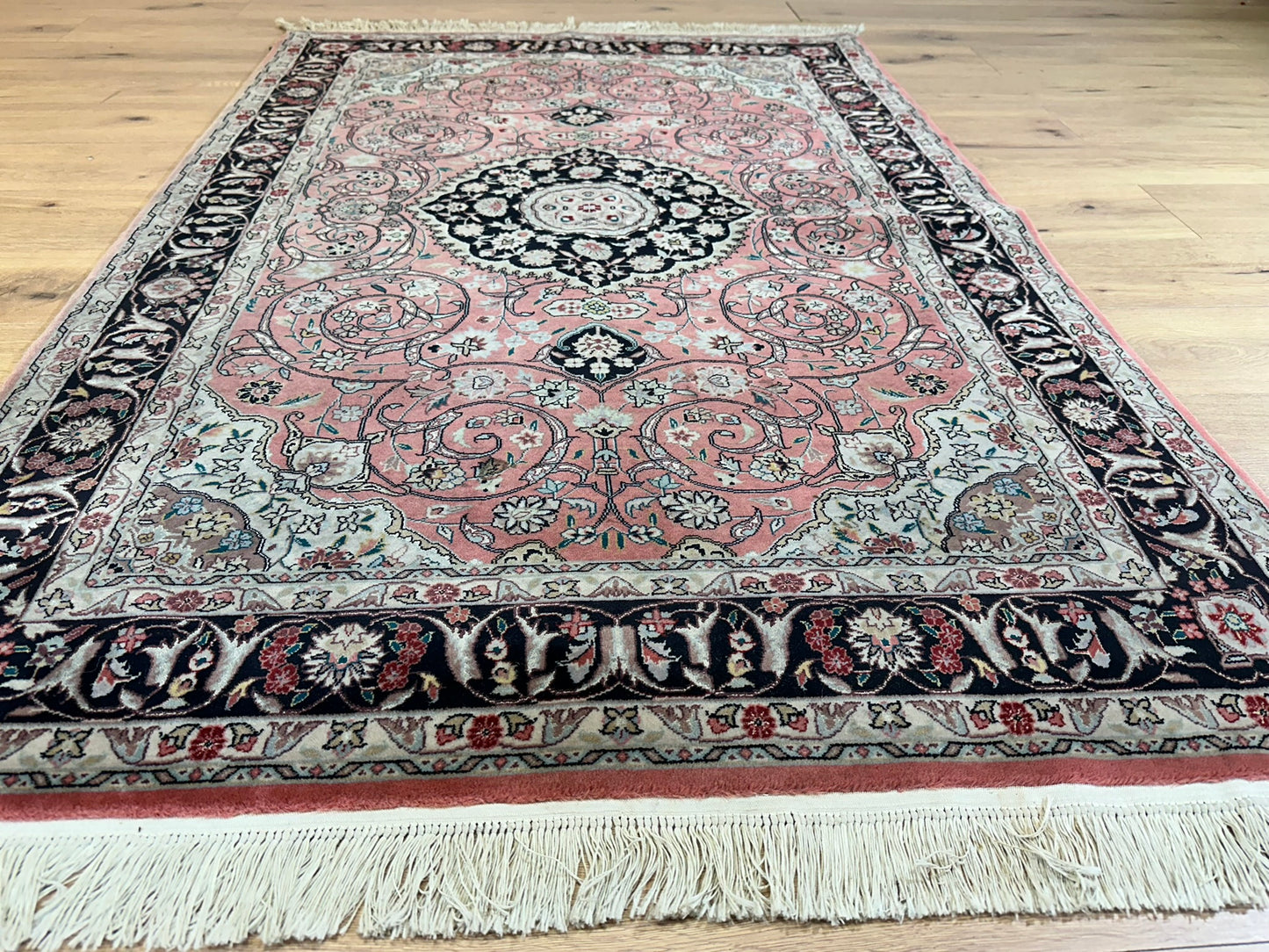 Orientteppich handgeknüpft Täbriz 50 Raj mit Seide 190x125 cm