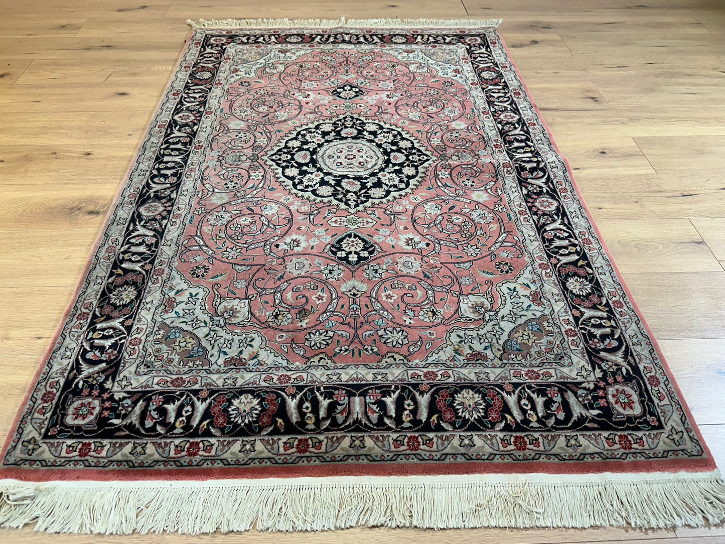 Orientteppich handgeknüpft Täbriz 50 Raj mit Seide 190x125 cm