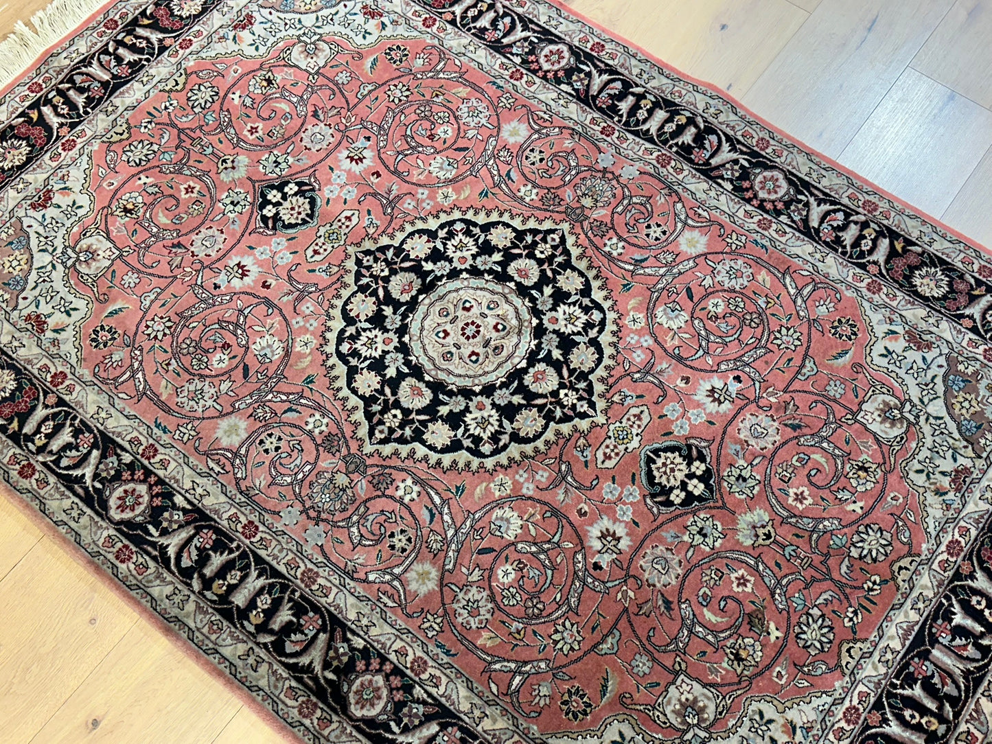 Orientteppich handgeknüpft Täbriz 50 Raj mit Seide 190x125 cm