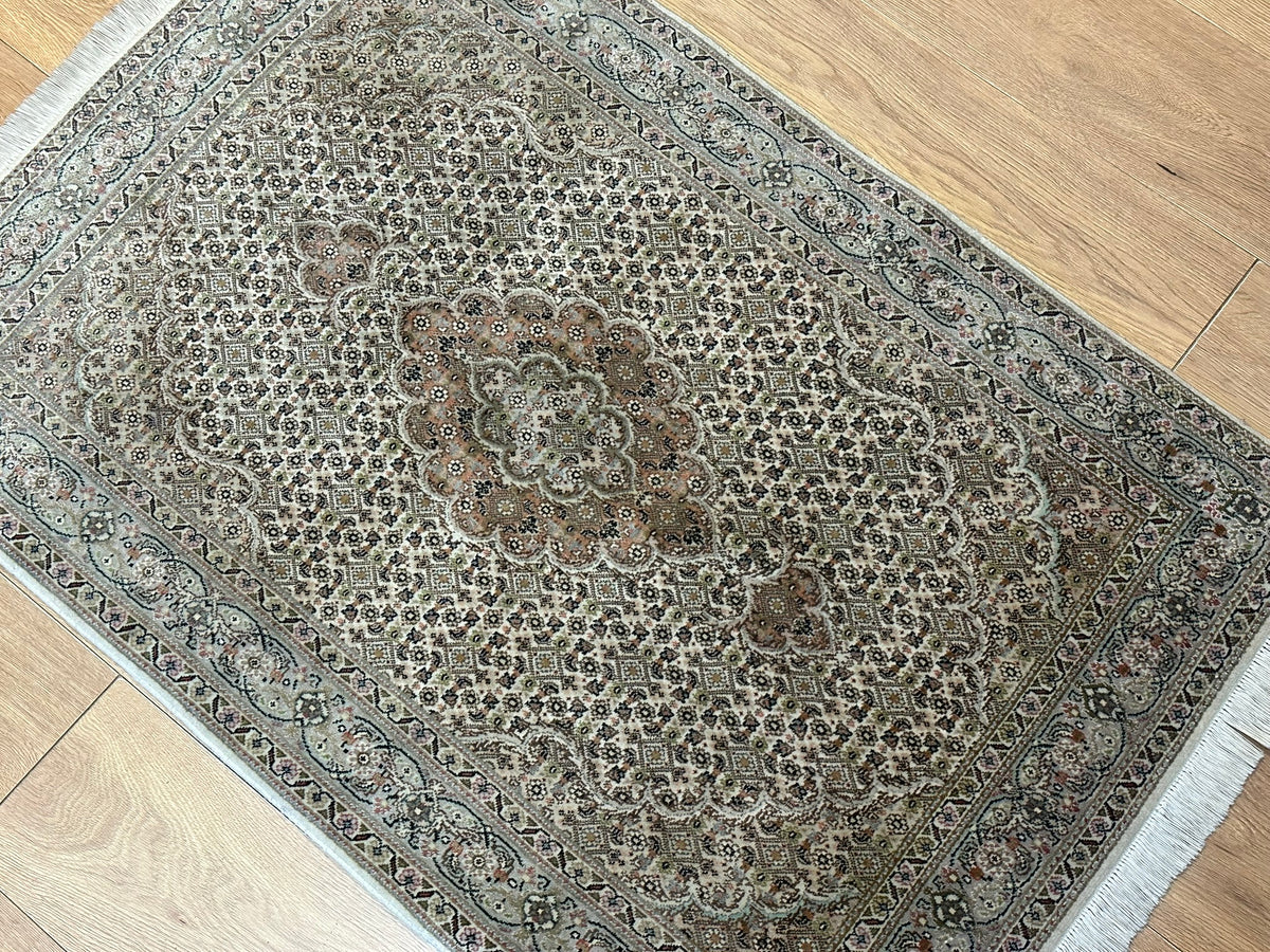 Orientteppich handgeknüpft Täbriz mit Seide 120x83 cm