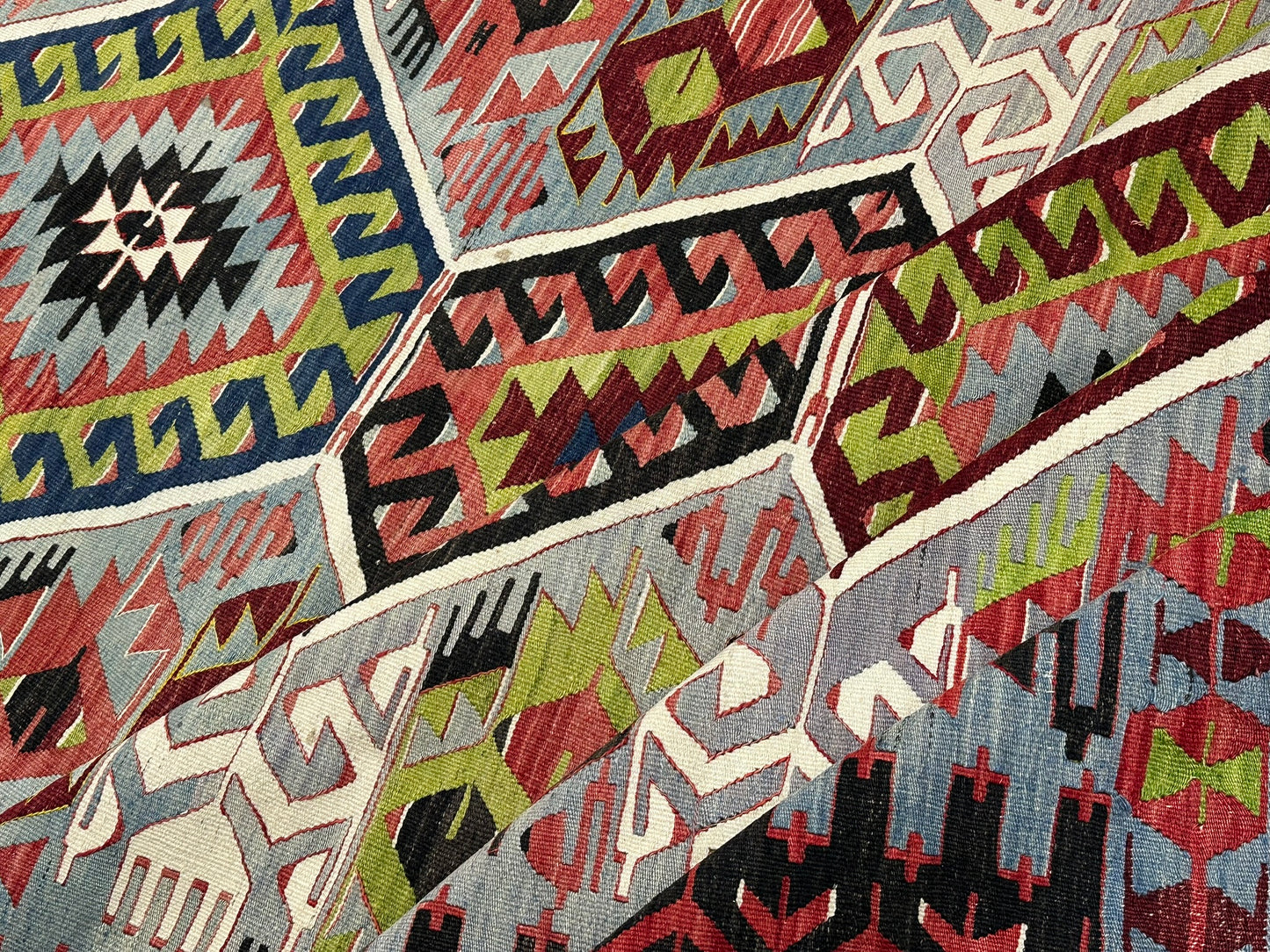 Orientteppich handgeknüpft Antik Kelim Art Deco 334x173