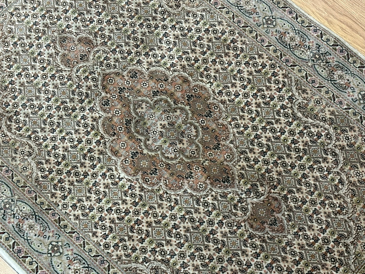 Orientteppich handgeknüpft Täbriz mit Seide 120x83 cm