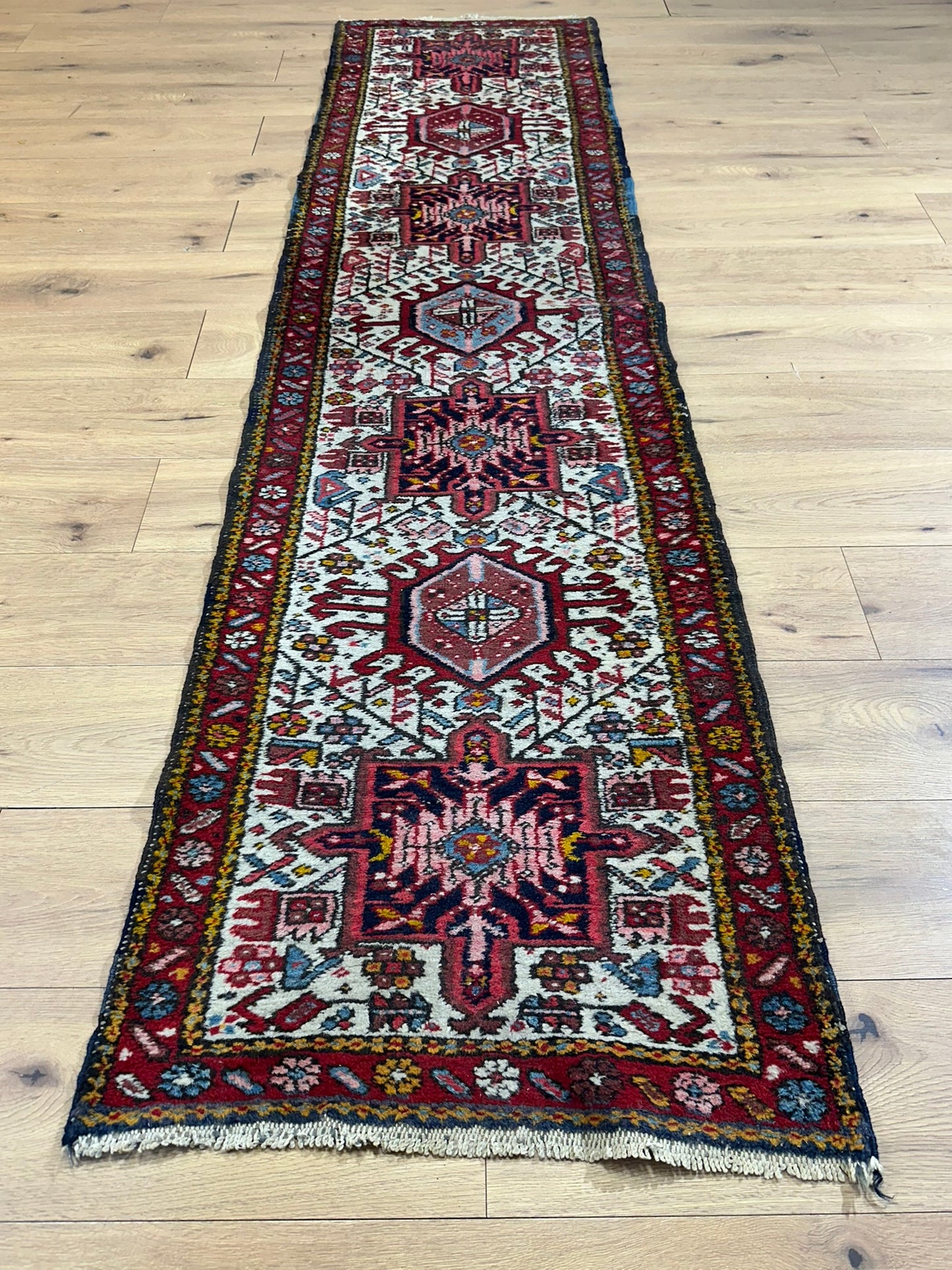 Orientteppich handgeknüpft Heriz Läufer 265x65 cm