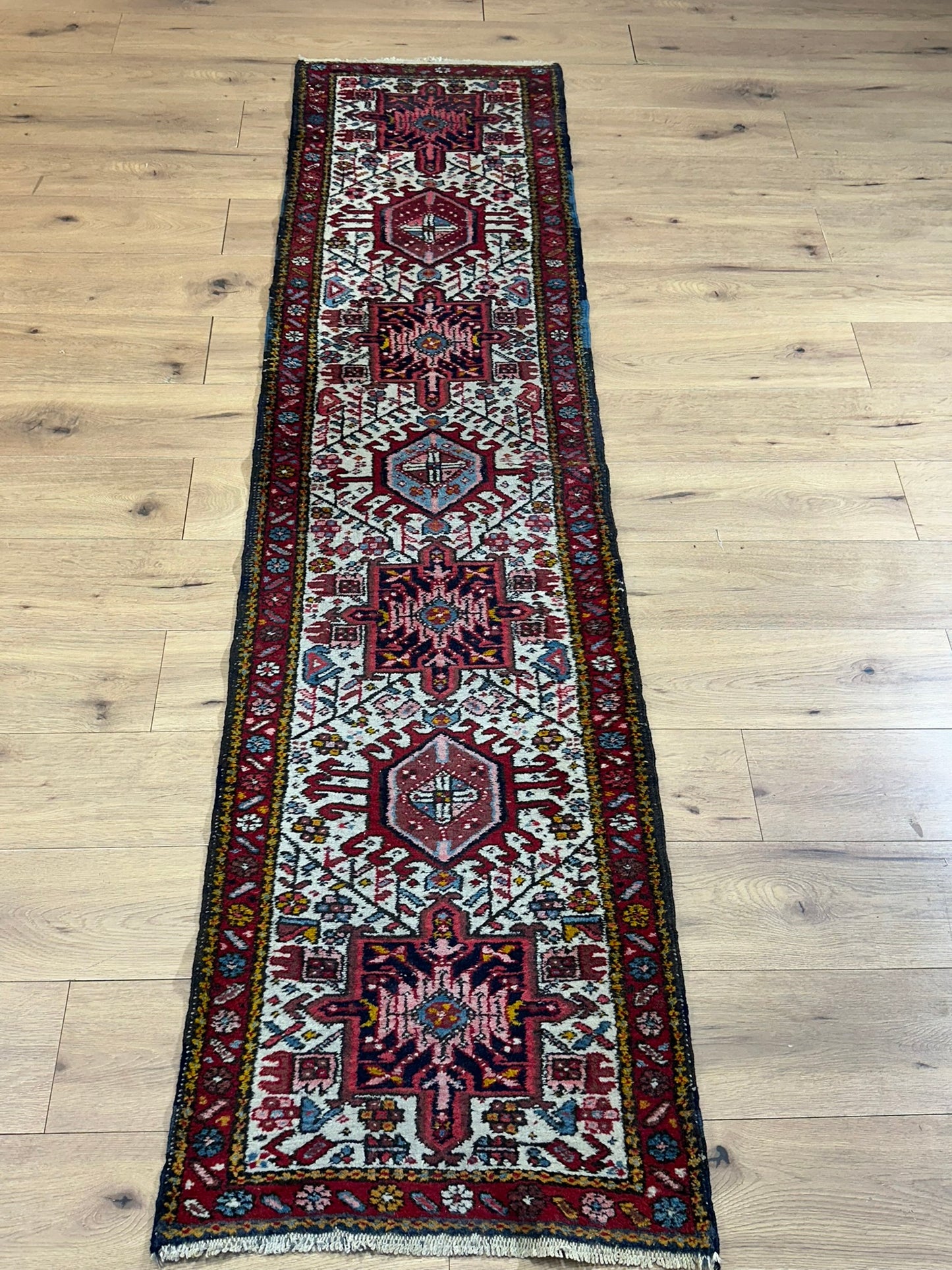 Orientteppich handgeknüpft Heriz Läufer 265x65 cm