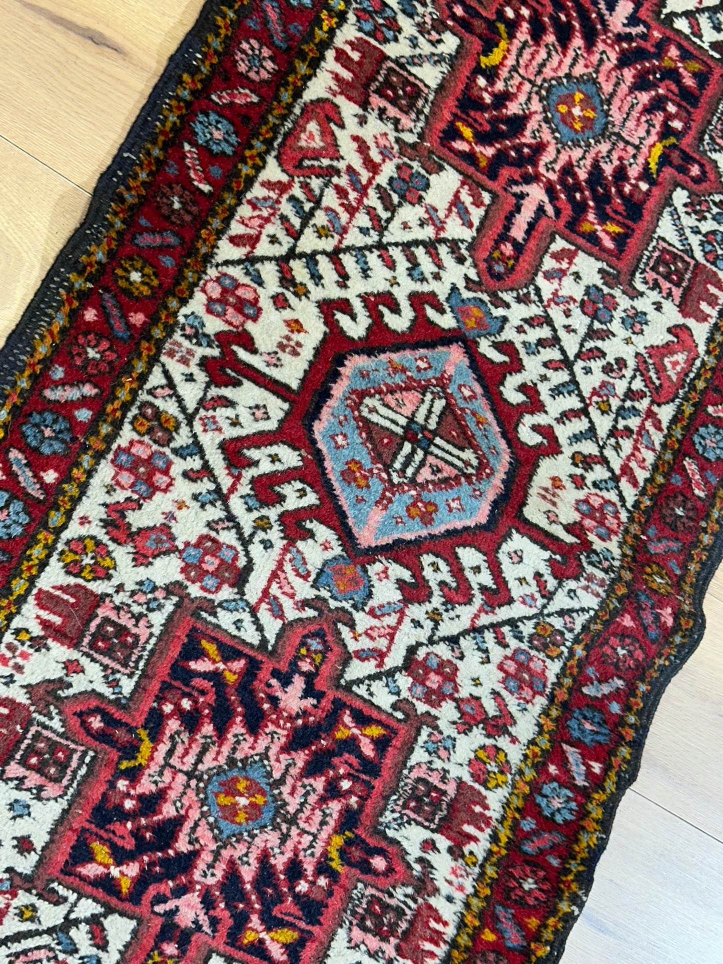 Orientteppich handgeknüpft Heriz Läufer 265x65 cm