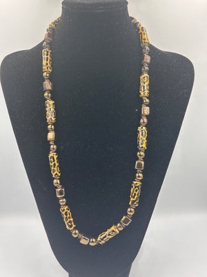 Vintage Halskette mit Leopardenmuster und Silberfarbenem Verschluss
