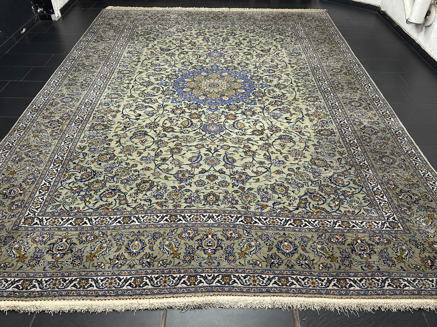 Orientteppich handgeknüpft Keshan Korkwolle signiert 430x313 cm