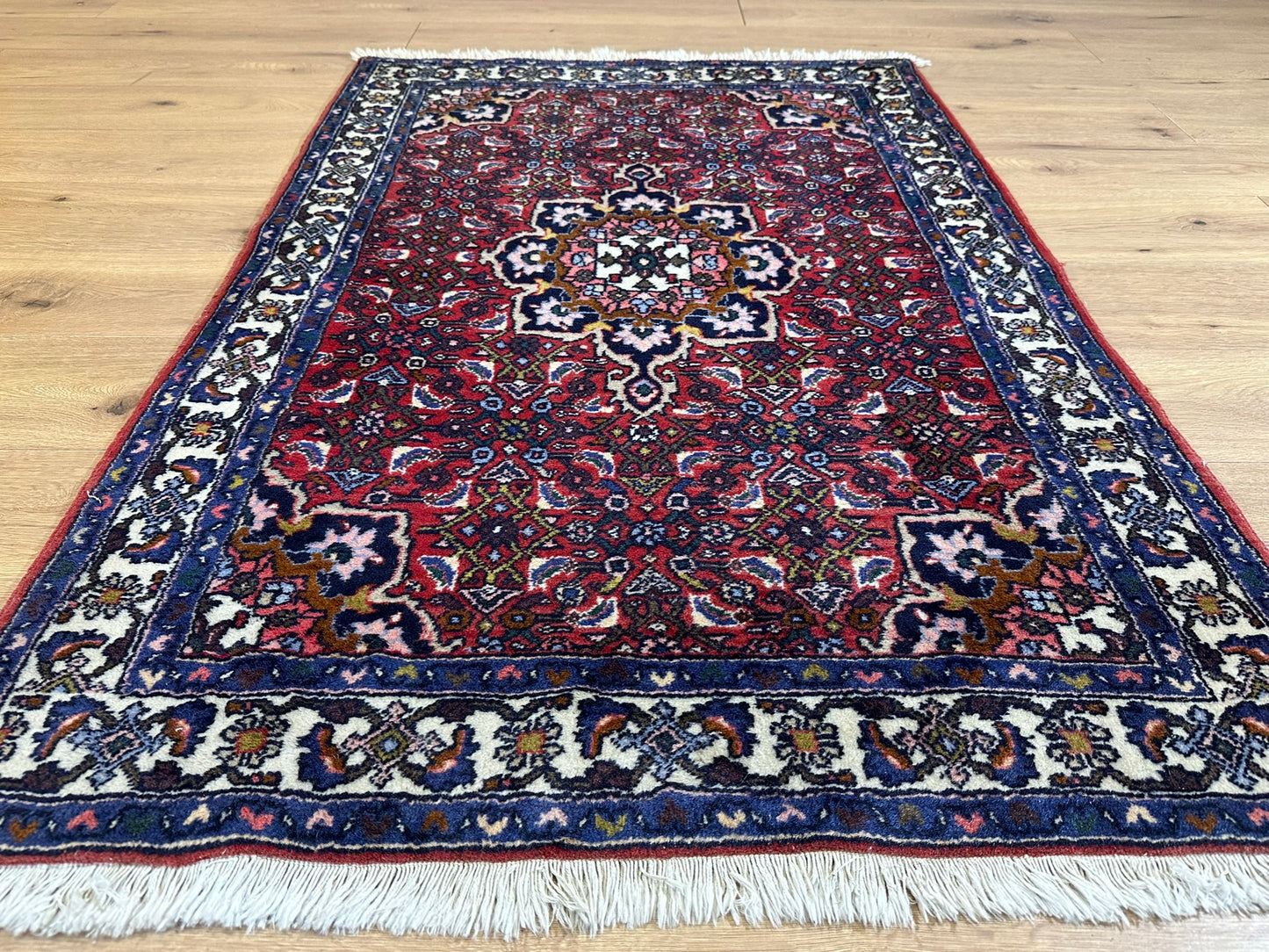 Orientteppich handgeknüpft Bidjar 150x85 cm