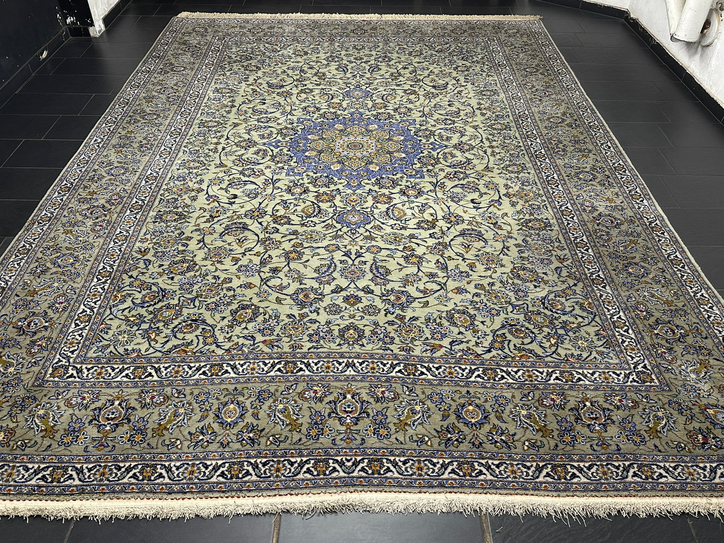 Orientteppich handgeknüpft Keshan Korkwolle signiert 430x313 cm