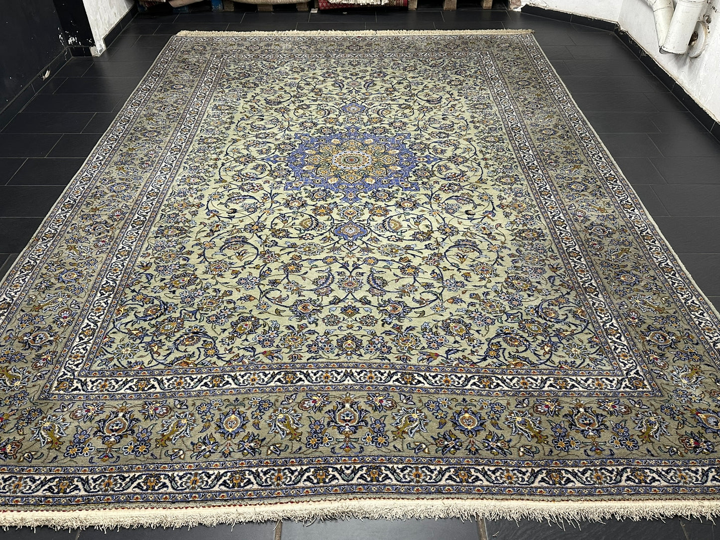 Orientteppich handgeknüpft Keshan Korkwolle signiert 430x313 cm