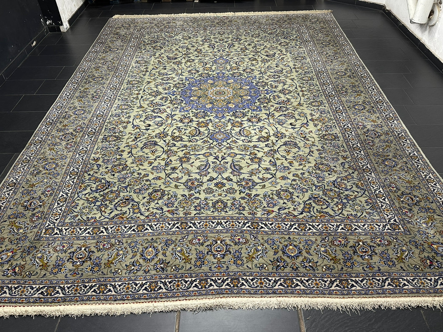 Orientteppich handgeknüpft Keshan Korkwolle signiert 430x313 cm