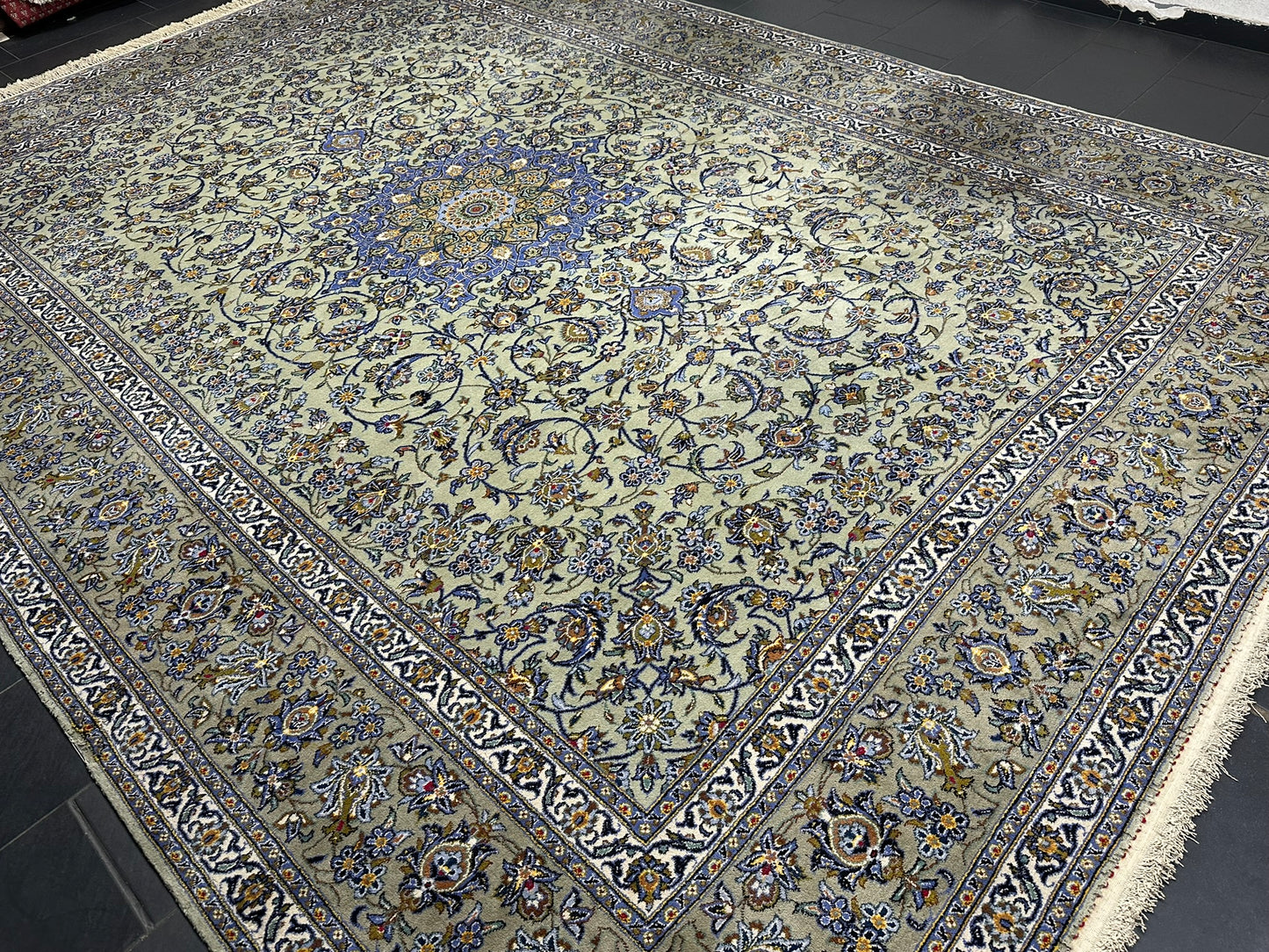 Orientteppich handgeknüpft Keshan Korkwolle signiert 430x313 cm