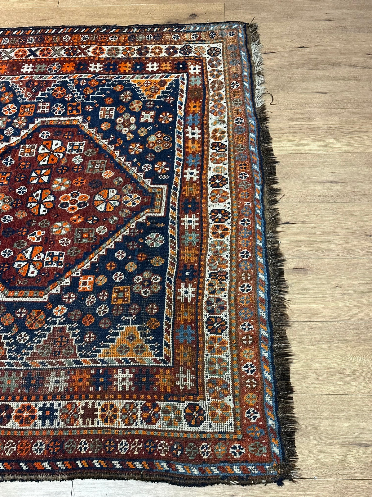 Antiker Orientteppich handgeknüpft  Gaschgai naturfarben 256x160 cm