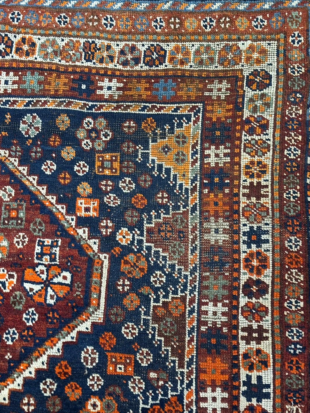 Antiker Orientteppich handgeknüpft  Gaschgai naturfarben 256x160 cm