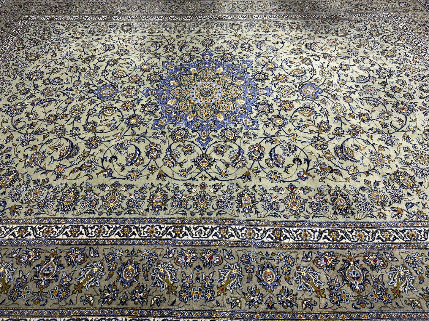 Orientteppich handgeknüpft Keshan Korkwolle signiert 430x313 cm