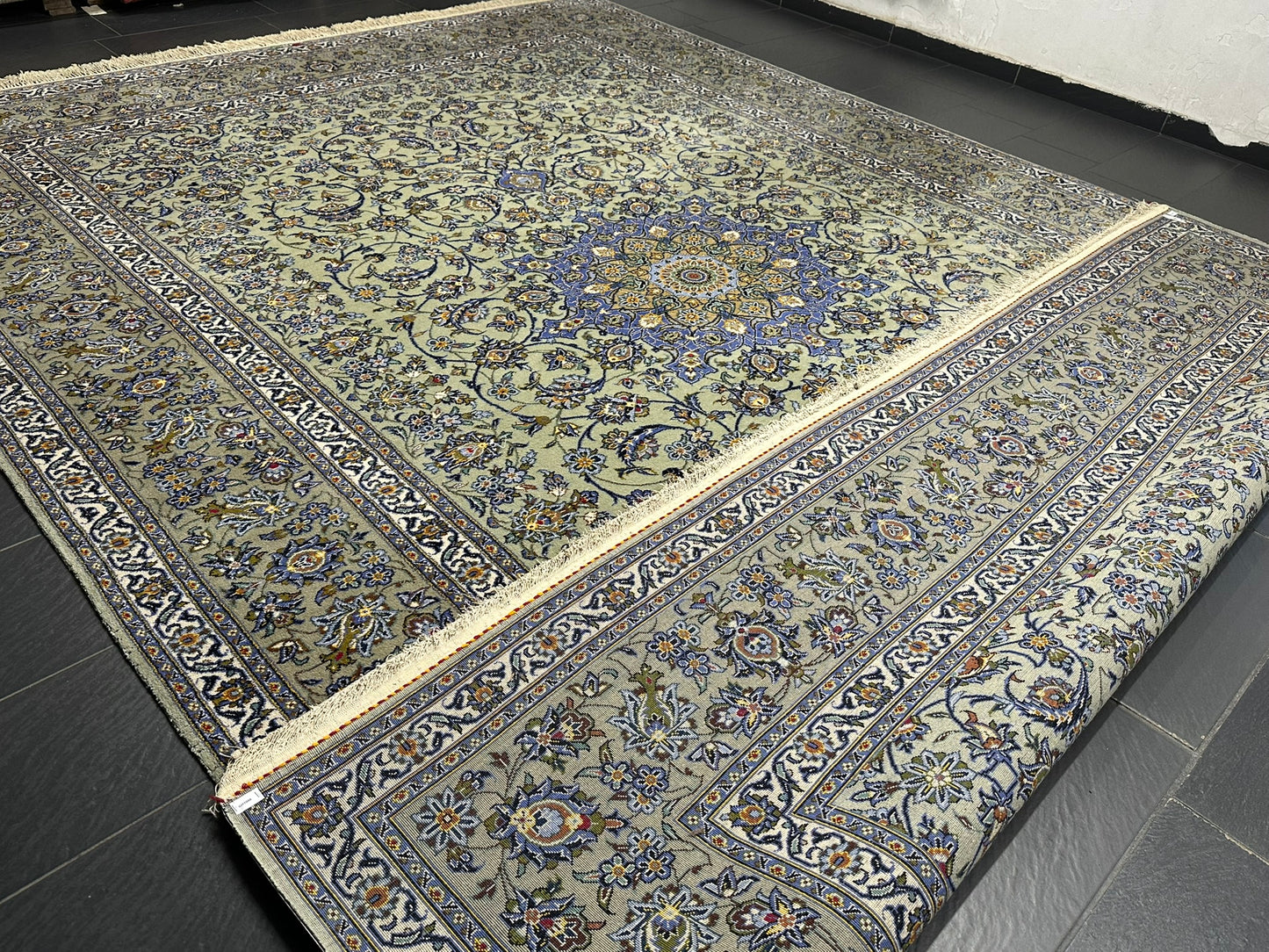 Orientteppich handgeknüpft Keshan Korkwolle signiert 430x313 cm