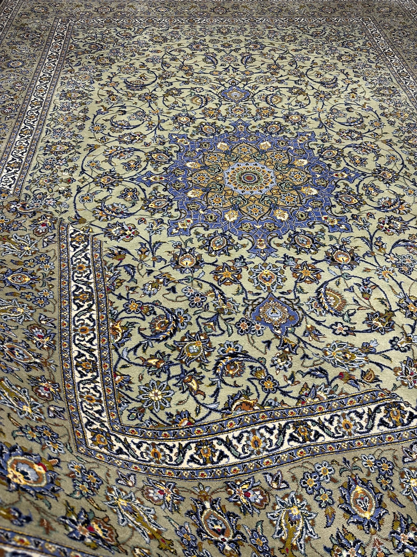 Orientteppich handgeknüpft Keshan Korkwolle signiert 430x313 cm